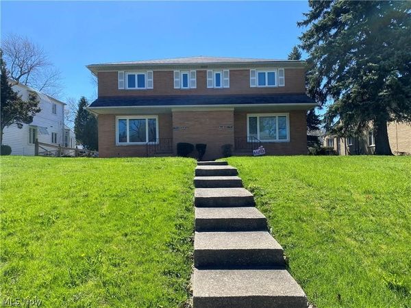 17914 Chagrin Boulevard , Shaker Heights, OH 44122