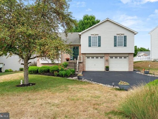 1431 E MAPLE STREET, PALMYRA, PA 17078