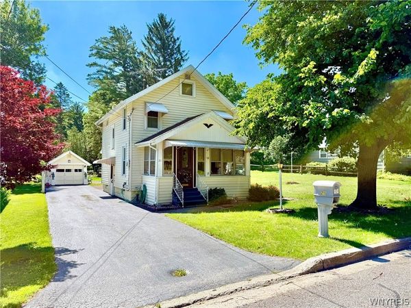 29 Roosevelt Avenue , Batavia, NY 14020