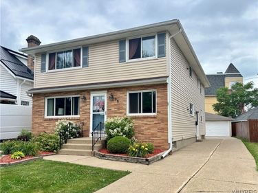 98 Delaware Rd, Kenmore, NY 14217