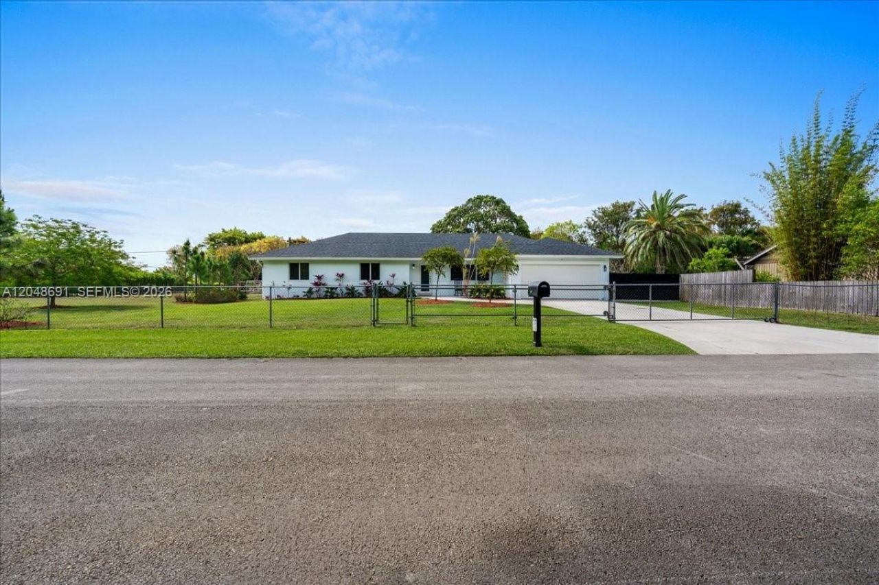 19724 SW 243rd Ter, Homestead, FL 33031 Photo