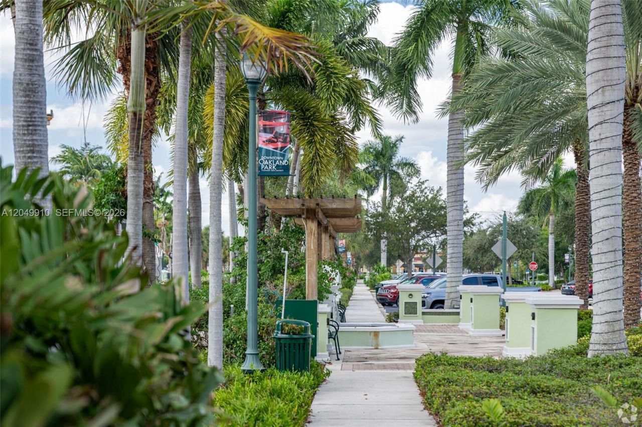 433 NW 40th Ct, Unit 1,2,3,4,5, Oakland Park, FL 33309 Photo