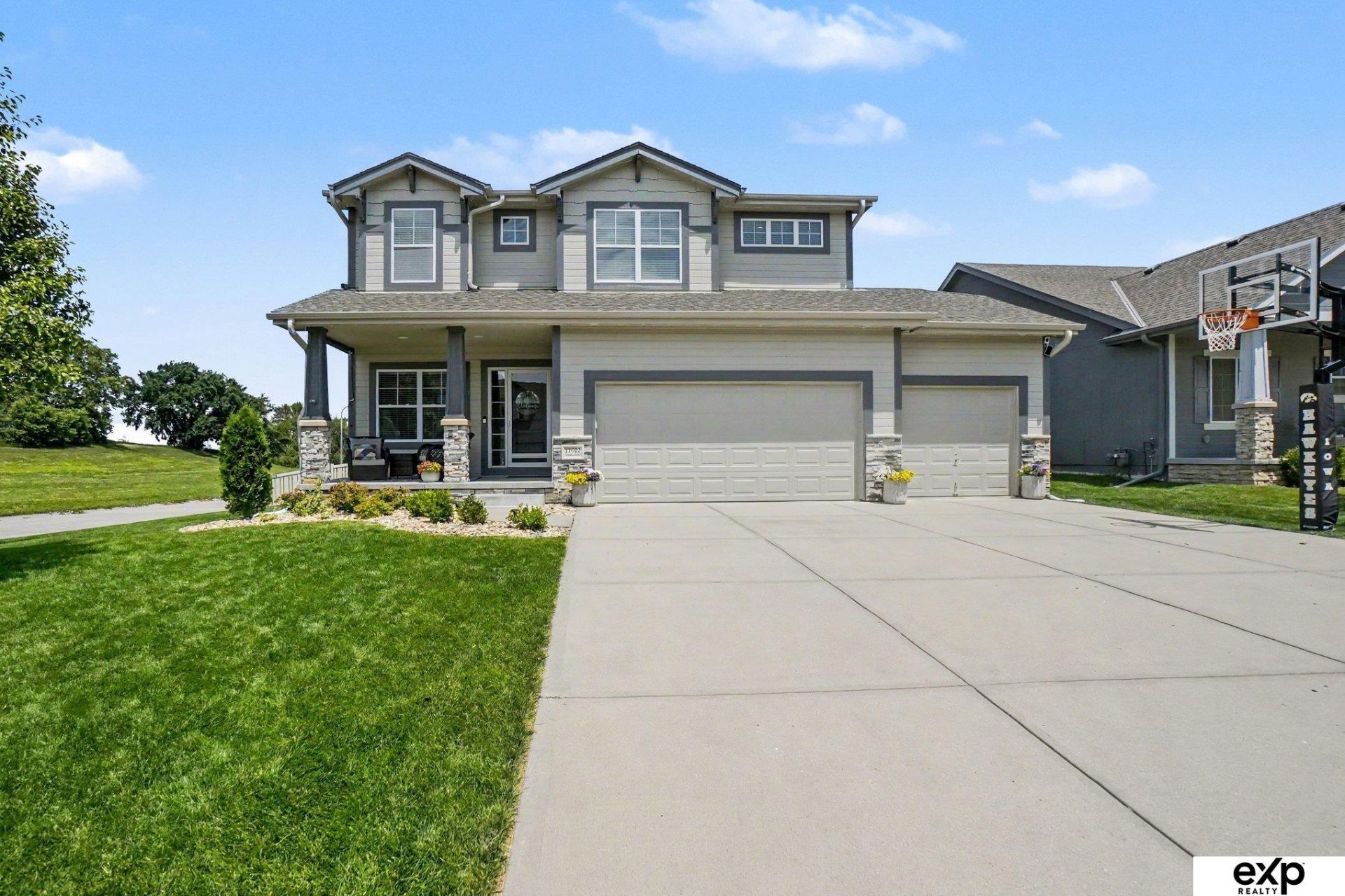 17022 Centennial Road, Omaha, NE 68136 Main Photo