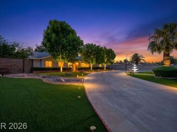 2295 N Gateway Road , Las Vegas, NV 89115