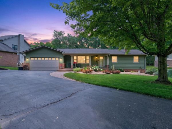 2801 N Tipsico Lake Road, Hartland, MI 48353