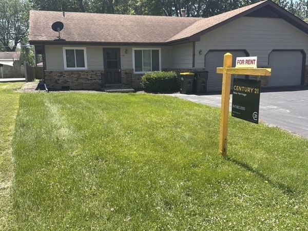 313 South Avenue , Hampshire, IL 60140