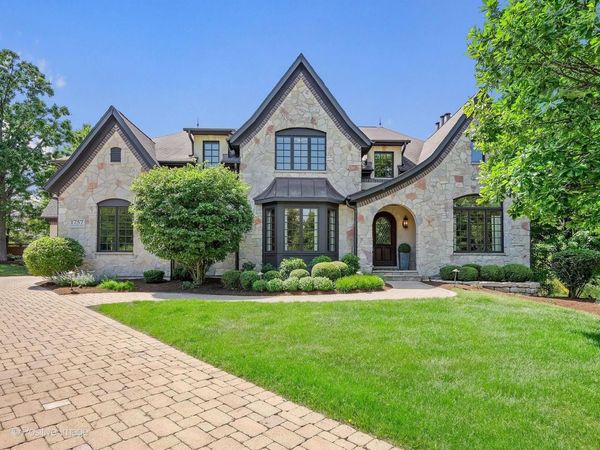 1757 Banchory Court , Downers Grove, IL 60515