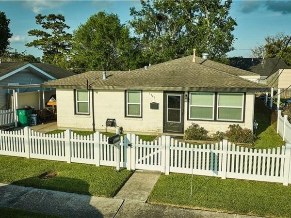 1741 BONNIE ANN Drive , Marrero, LA 70072