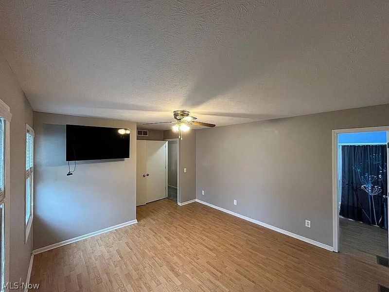 1077 Sutherland Avenue , Akron, OH 44314 Photo 19