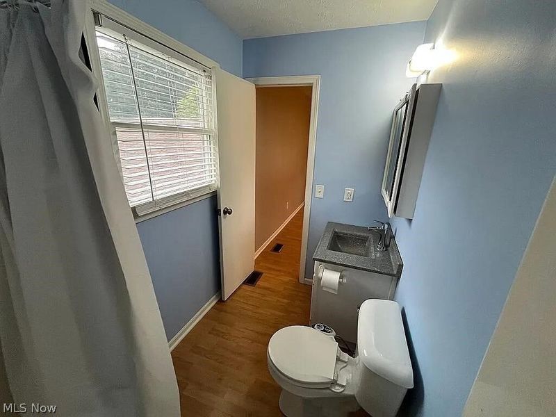 1077 Sutherland Avenue , Akron, OH 44314 Photo 20