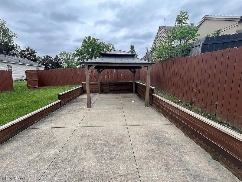 1077 Sutherland Avenue , Akron, OH 44314 Photo 29