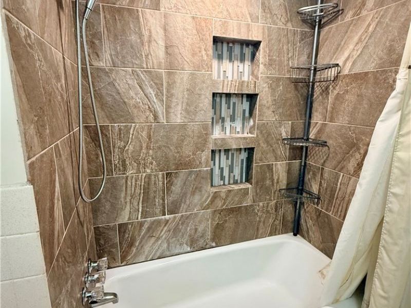 6230 Foxridge Drive, Boardman, OH 44512 Photo 11