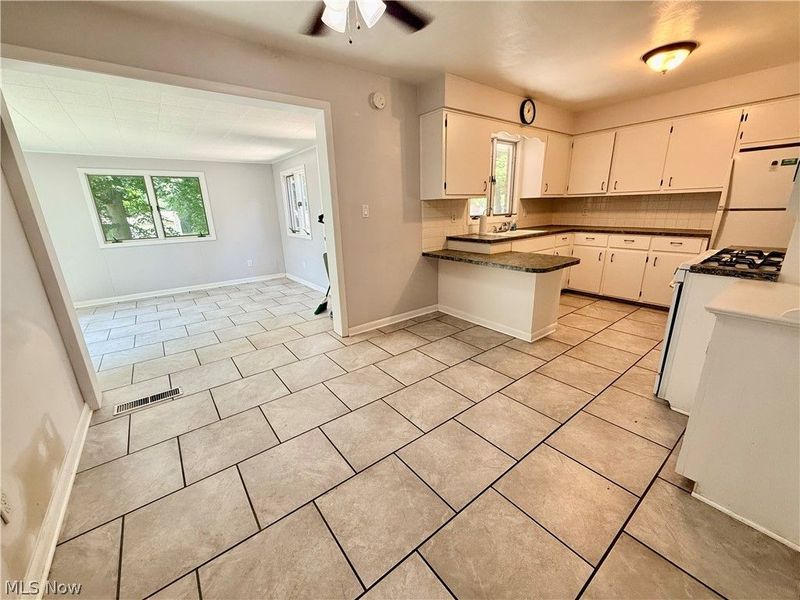 6230 Foxridge Drive, Boardman, OH 44512 Photo 2