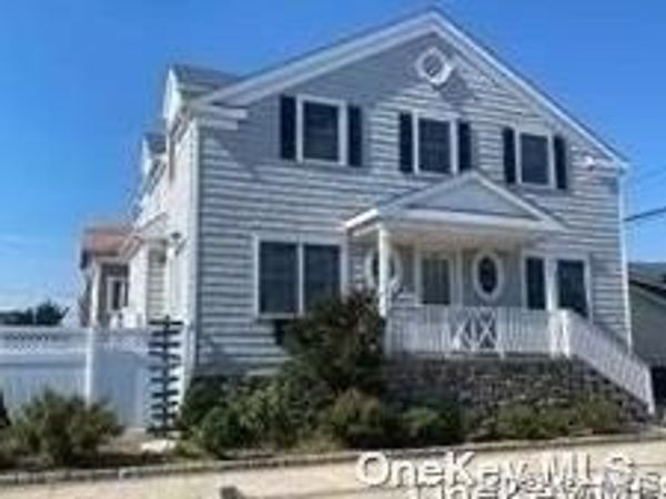707 W Olive Street , Long Beach, NY 11561