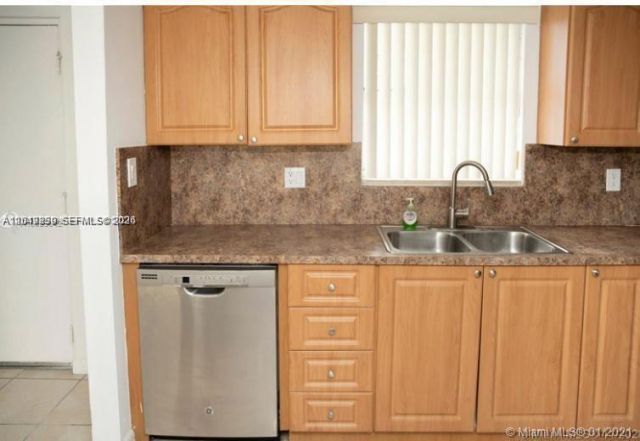 9365 Fontainebleau Blvd , Unit E231, Miami, FL 33172 Photo
