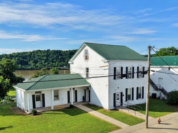 102 W High Street, Warsaw, KY 41095