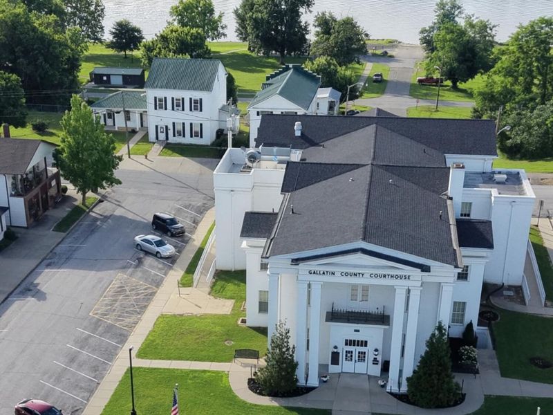 102 W High Street, Warsaw, KY 41095 Photo 2