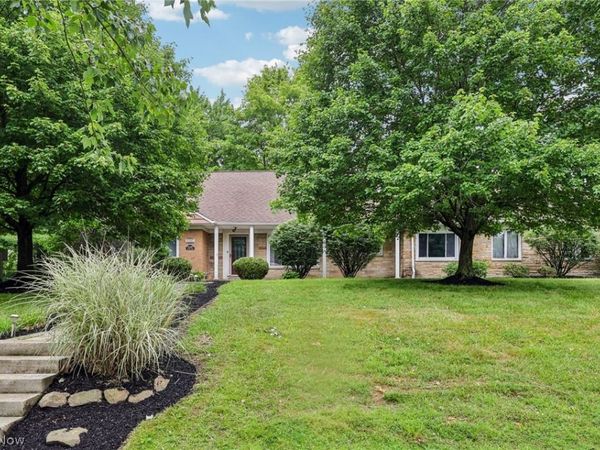 26201 Annesley Road , Beachwood, OH 44122