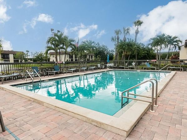 9275 Lake Park DR, Unit 204, FORT MYERS, FL 33919