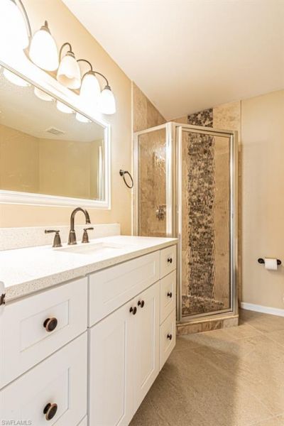 9275 Lake Park Dr, Unit 204, Fort Myers, FL 33919 Photo