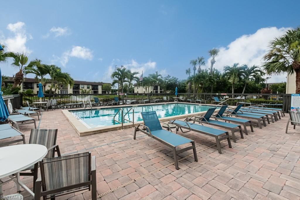 9275 Lake Park Dr, Unit 204, Fort Myers, FL 33919 Photo