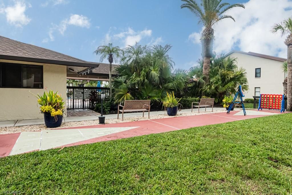 9275 Lake Park Dr, Unit 204, Fort Myers, FL 33919 Photo