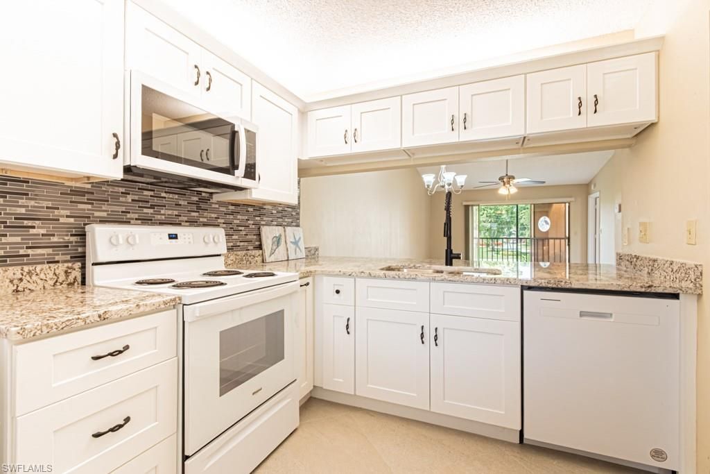 9275 Lake Park Dr, Unit 204, Fort Myers, FL 33919 Photo