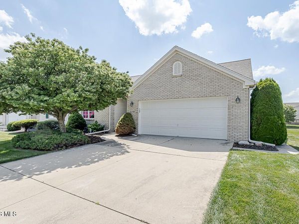 26395 E Wexford Drive, Perrysburg, OH 43551