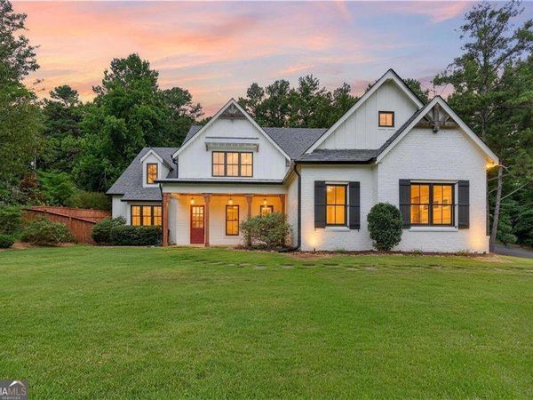 1009 Davenport Circle, Powder Springs, GA 30127