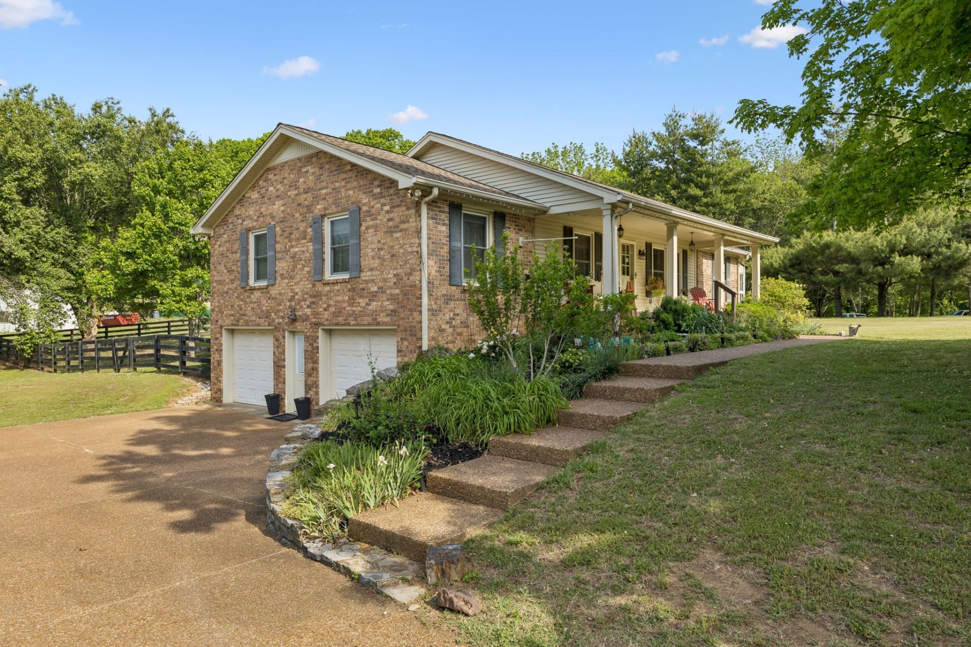2751 Standing Oak Dr, Thompsons Station, TN 37179 Main Photo