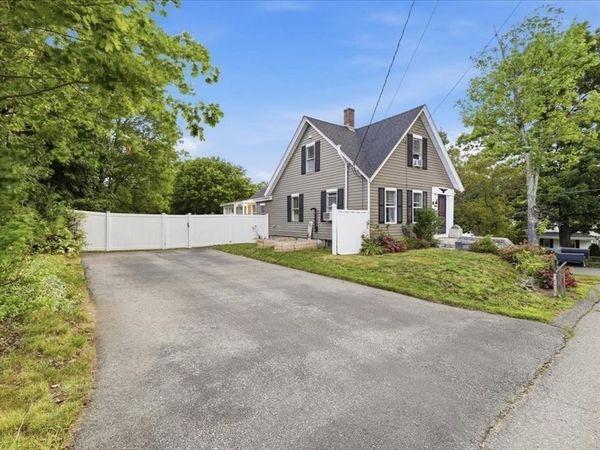 19 West Elm St., Townsend, MA 01474