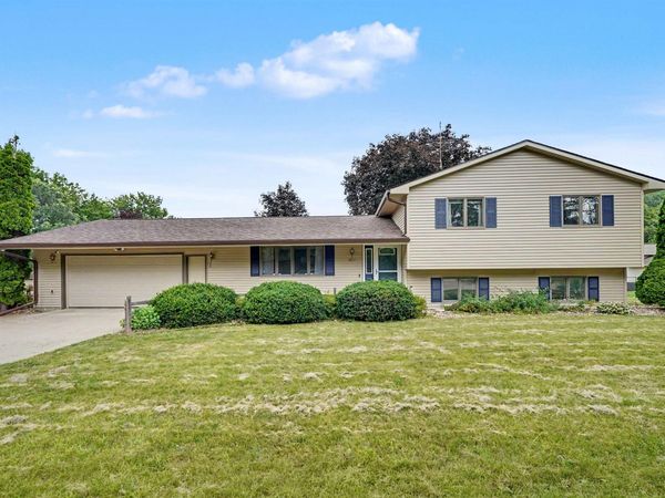 2117 Tilbury Road , Waterloo, IA 50701