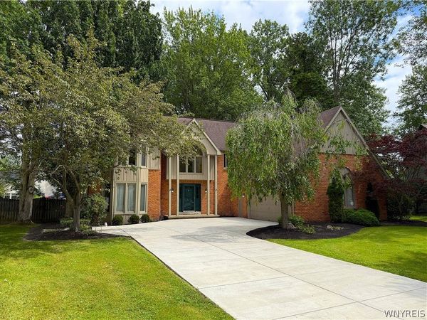 216 Quail Hollow Lane , East Amherst, NY 14051