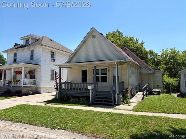 1016 Gillett Street, Port Huron, MI 48060