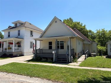 1016 Gillett Street, Port Huron, Mi 48060