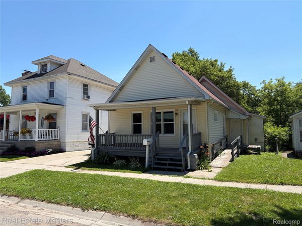 1016 Gillett Street, Port Huron, Mi 48060