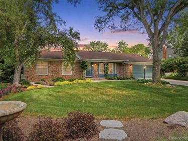 31526 Sunset Drive, Beverly Hills Vlg, MI 48025