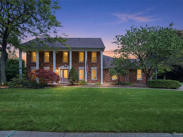 46884 Ben Franklin Drive, Shelby Twp, MI 48315