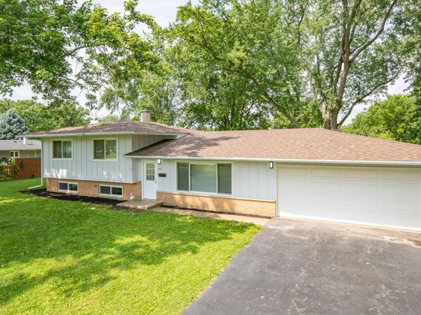 936 Cuyahoga Drive , Bartlett, IL 60103