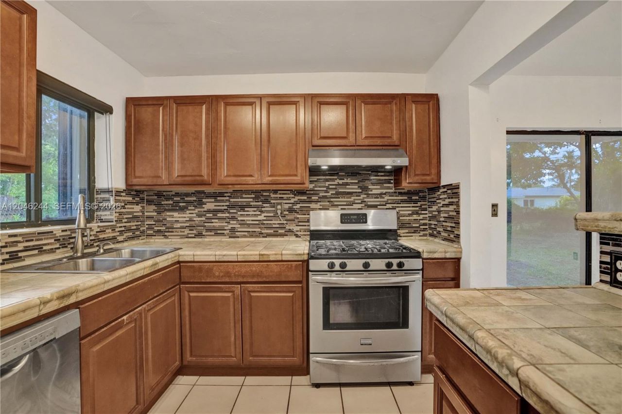 15551 SW 101st Ave , Miami, FL 33157 Photo