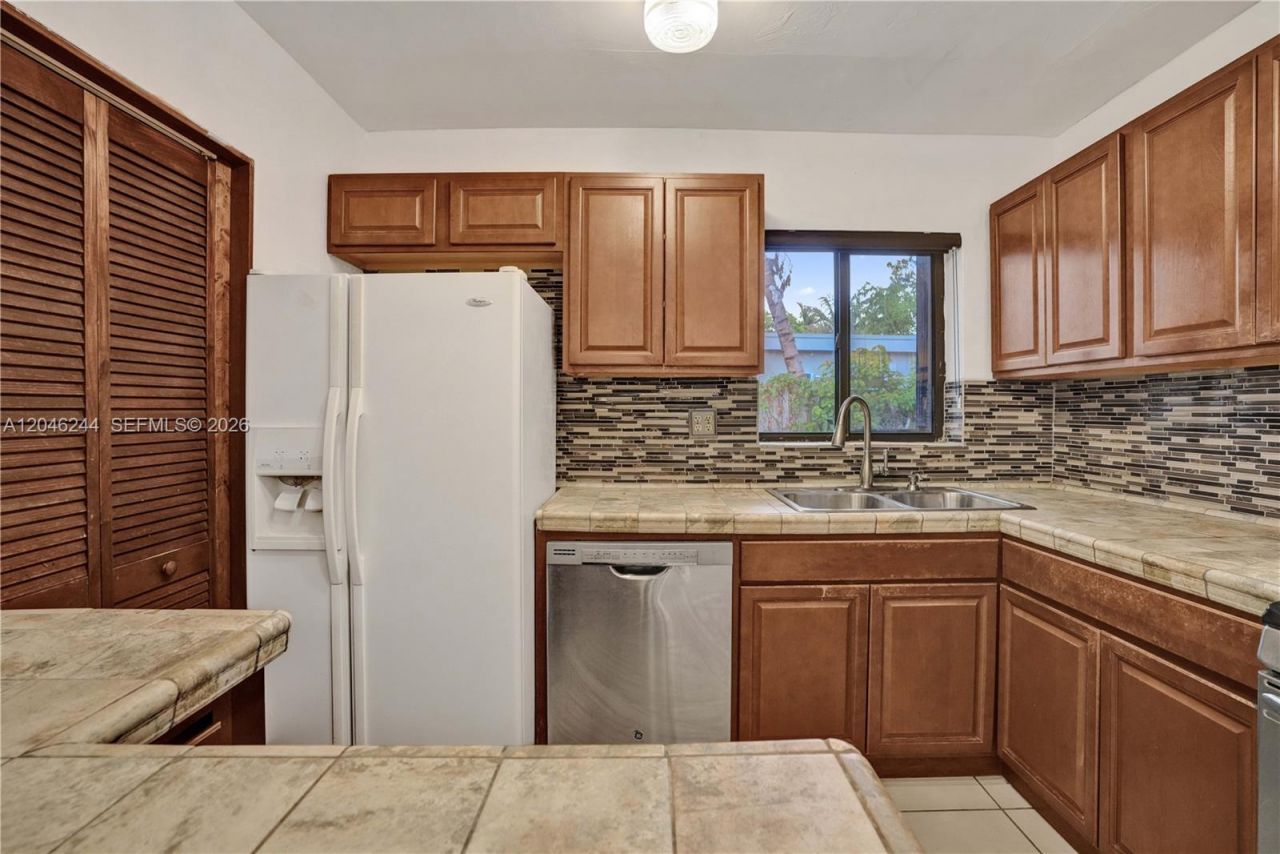 15551 SW 101st Ave , Miami, FL 33157 Photo