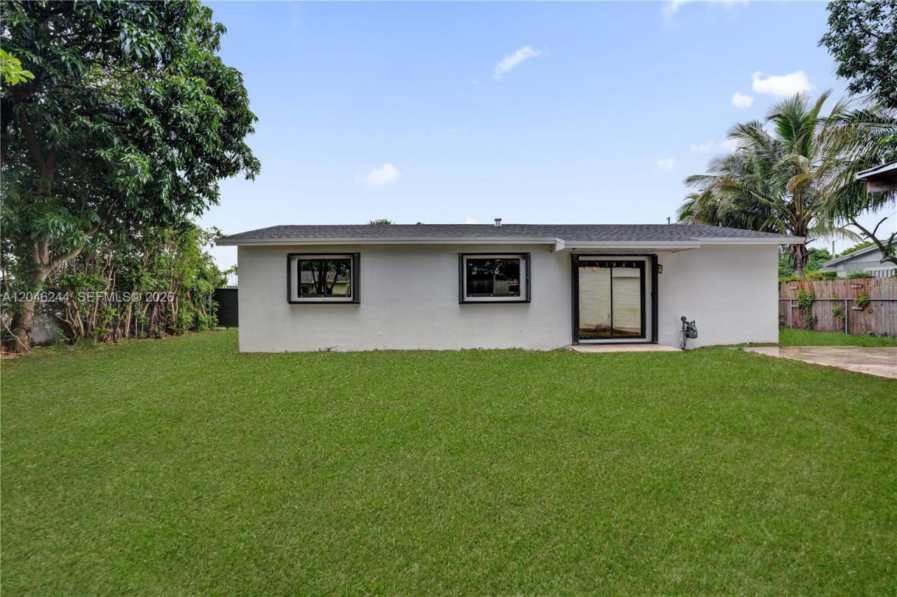 15551 SW 101st Ave , Miami, FL 33157 Photo
