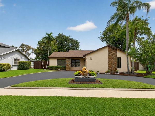 11861 NW 41st St , Sunrise, FL 33323