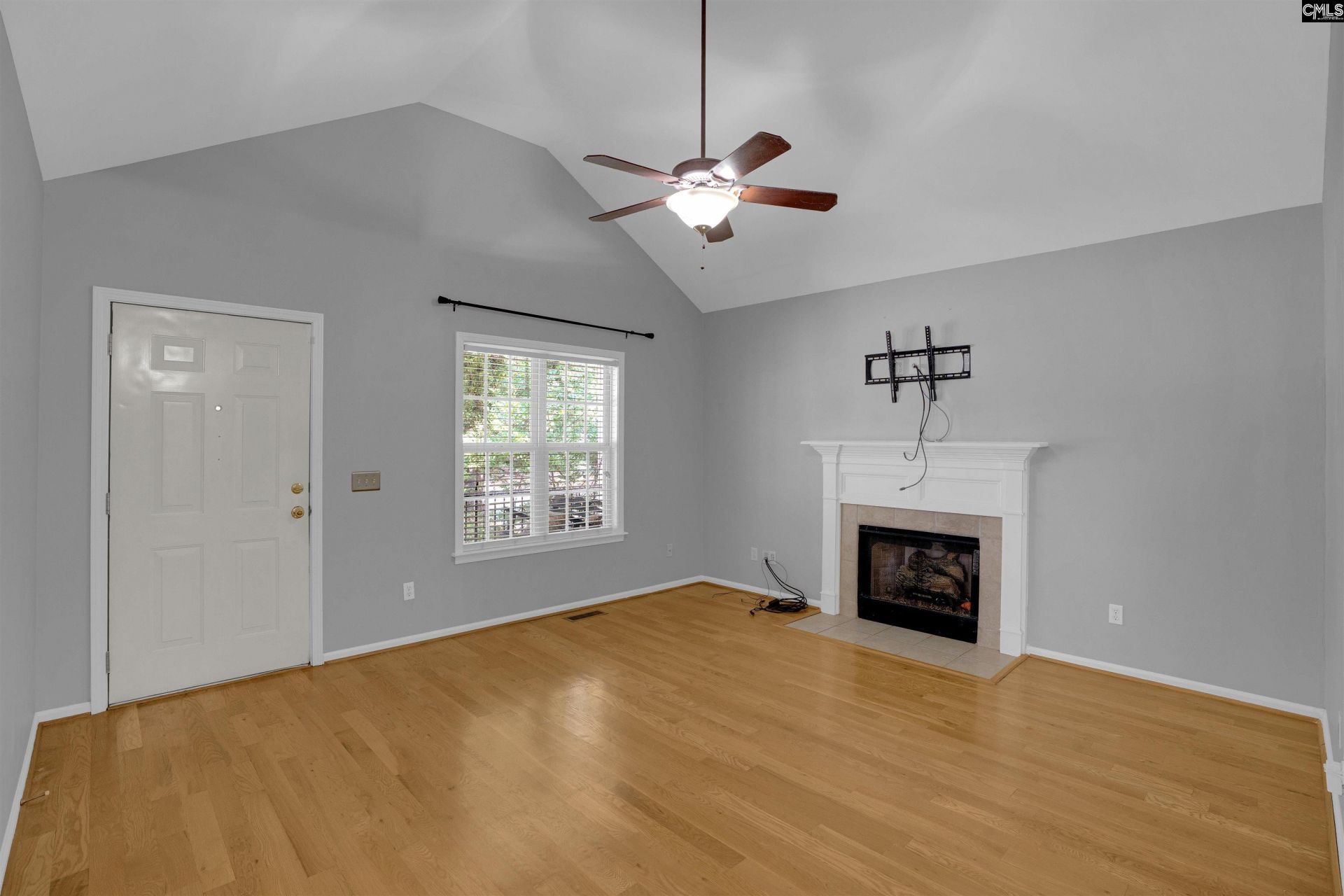 1029 Deerwood Street  Photo 6