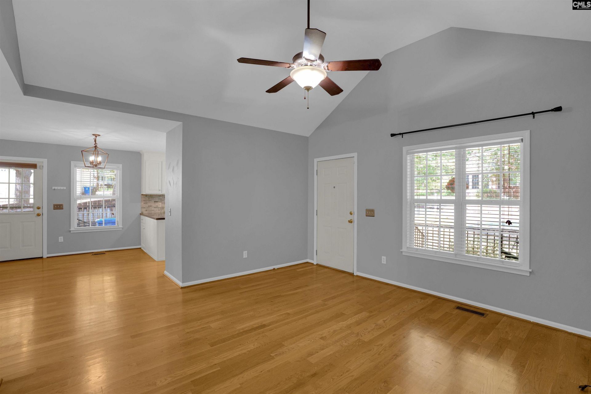 1029 Deerwood Street  Photo 7