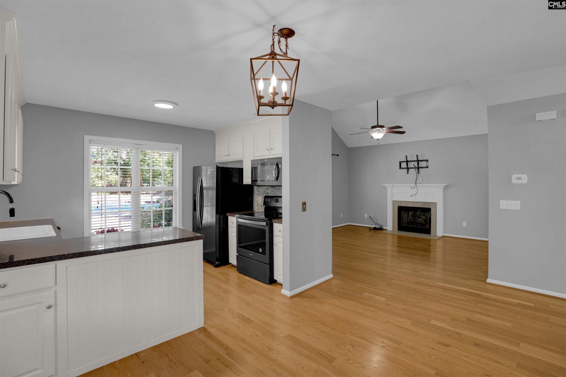 1029 Deerwood Street  Photo 9