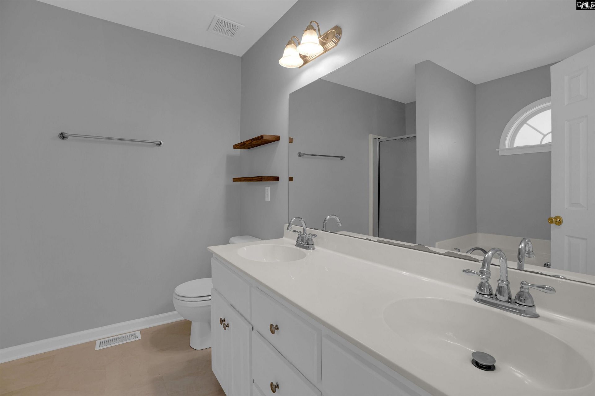 1029 Deerwood Street  Photo 18