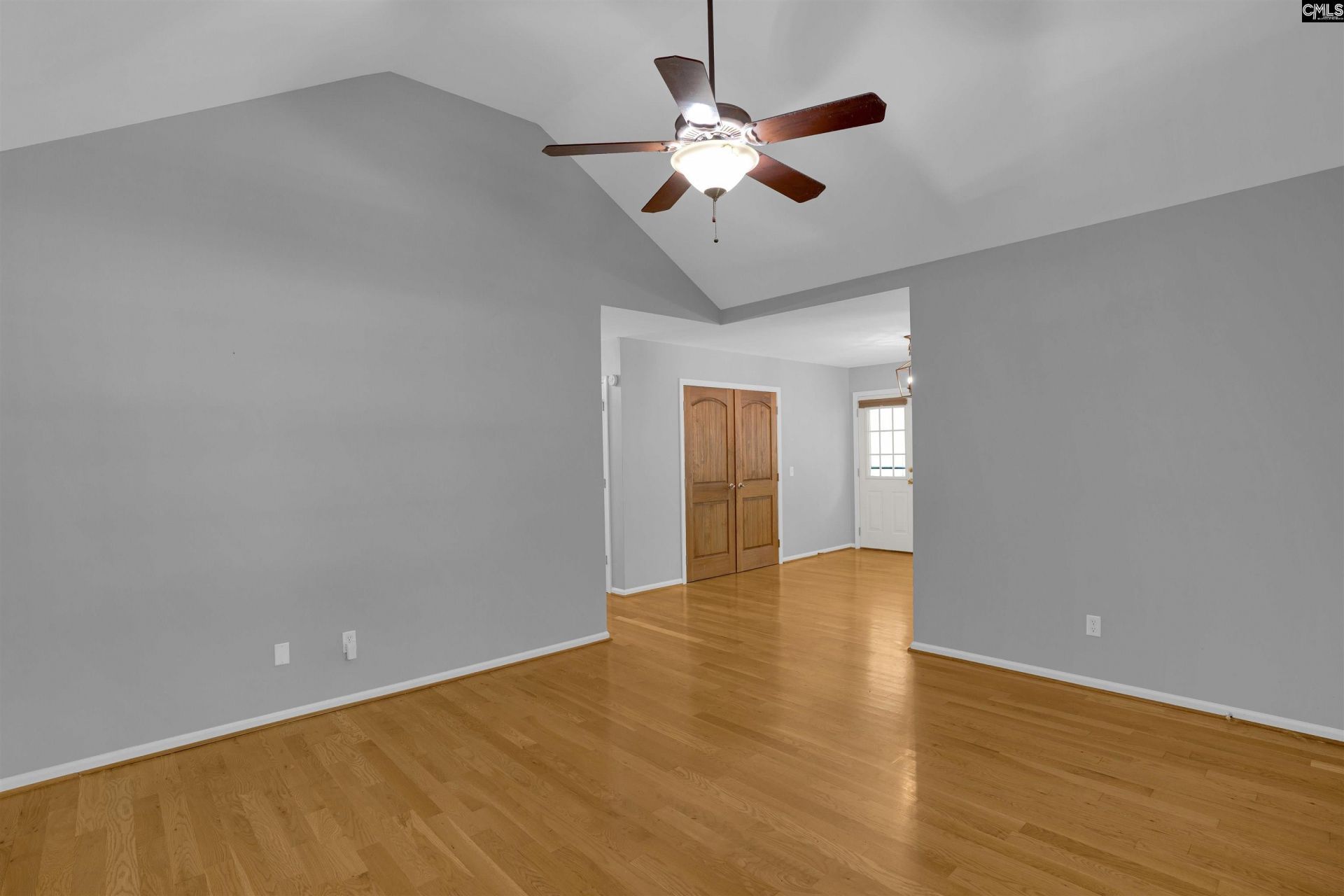 1029 Deerwood Street  Photo 5