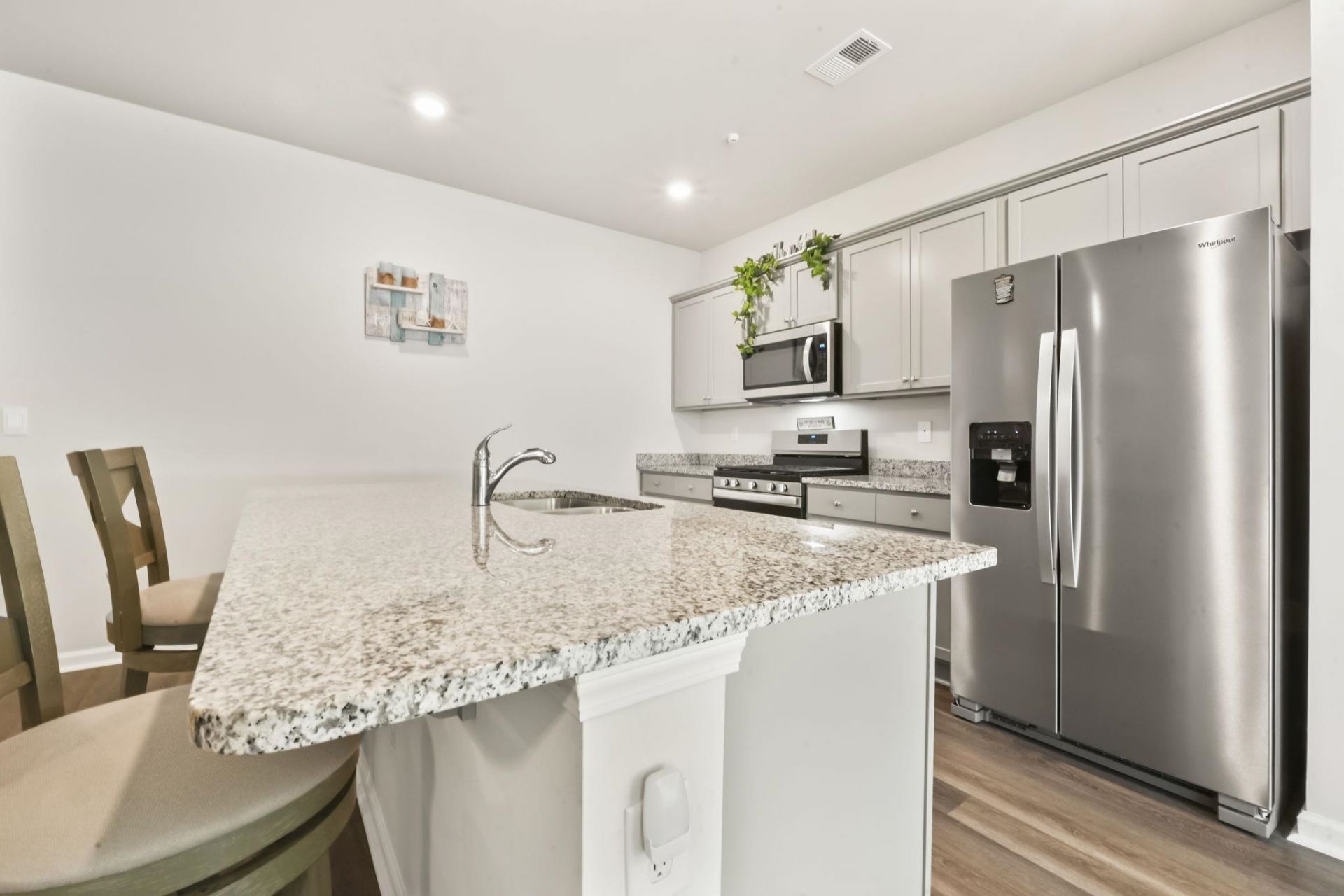 278 Columbus St. Photo 15