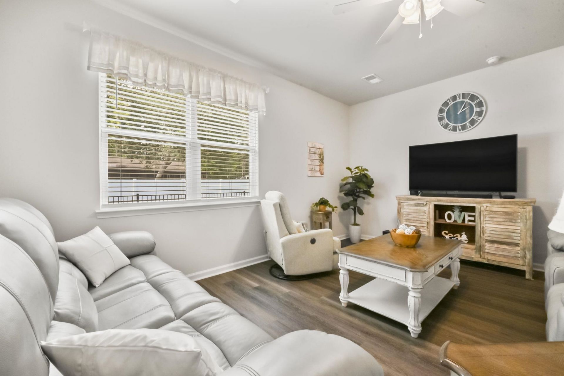 278 Columbus St. Photo 19